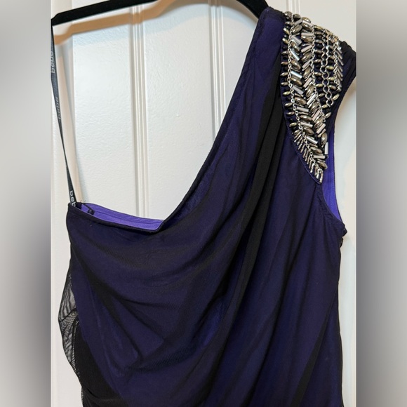 bebe One-Shoulder Purple Draped Top with Embellished Shoulder size Small - Picture 3 of 11